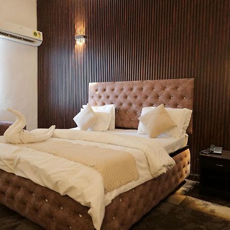 Hotel Kuber - Sonipat Murthal Rāi Dış mekan fotoğraf